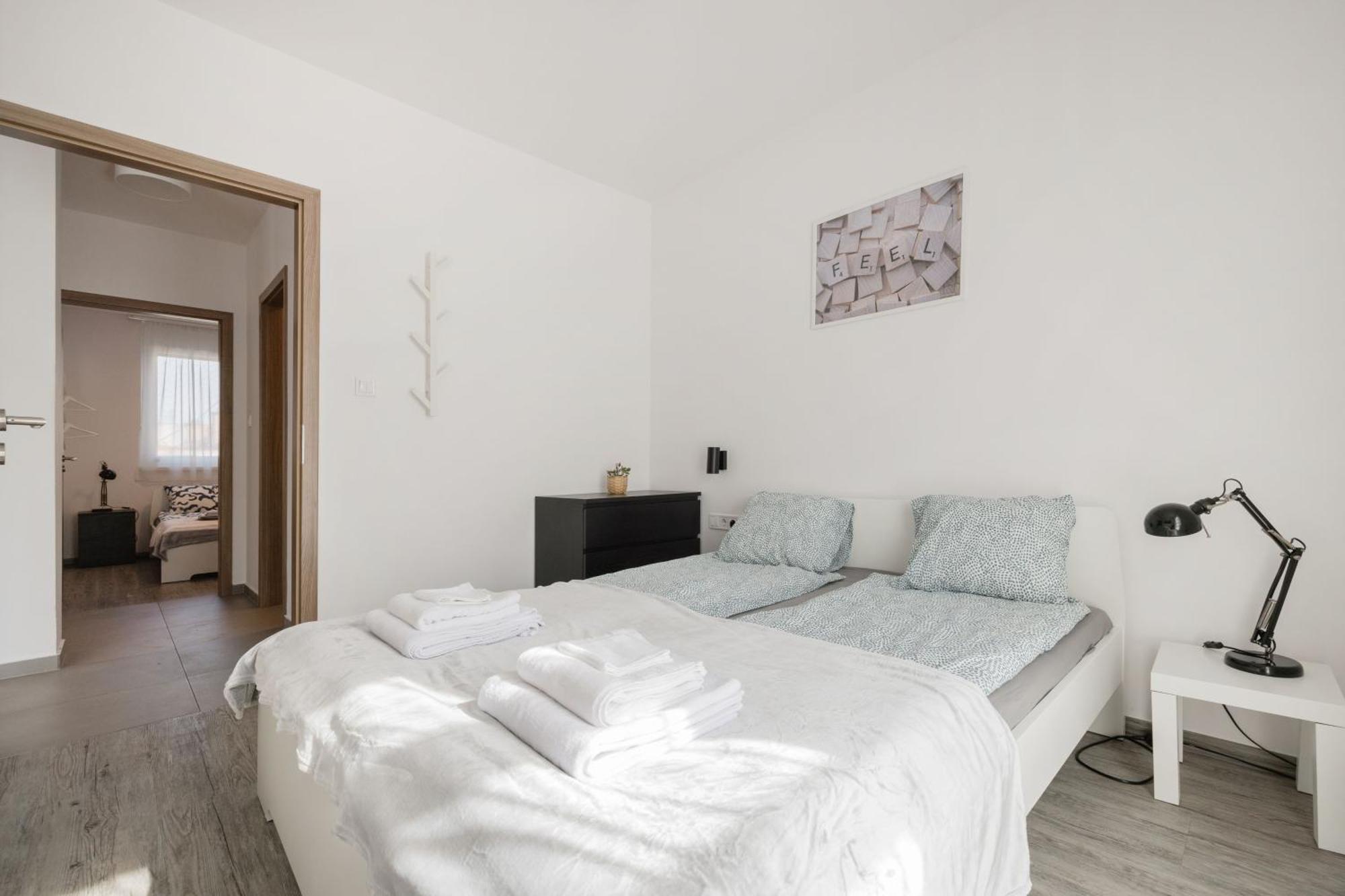 Bright Top Floor Home With Parking Budapeşte Dış mekan fotoğraf