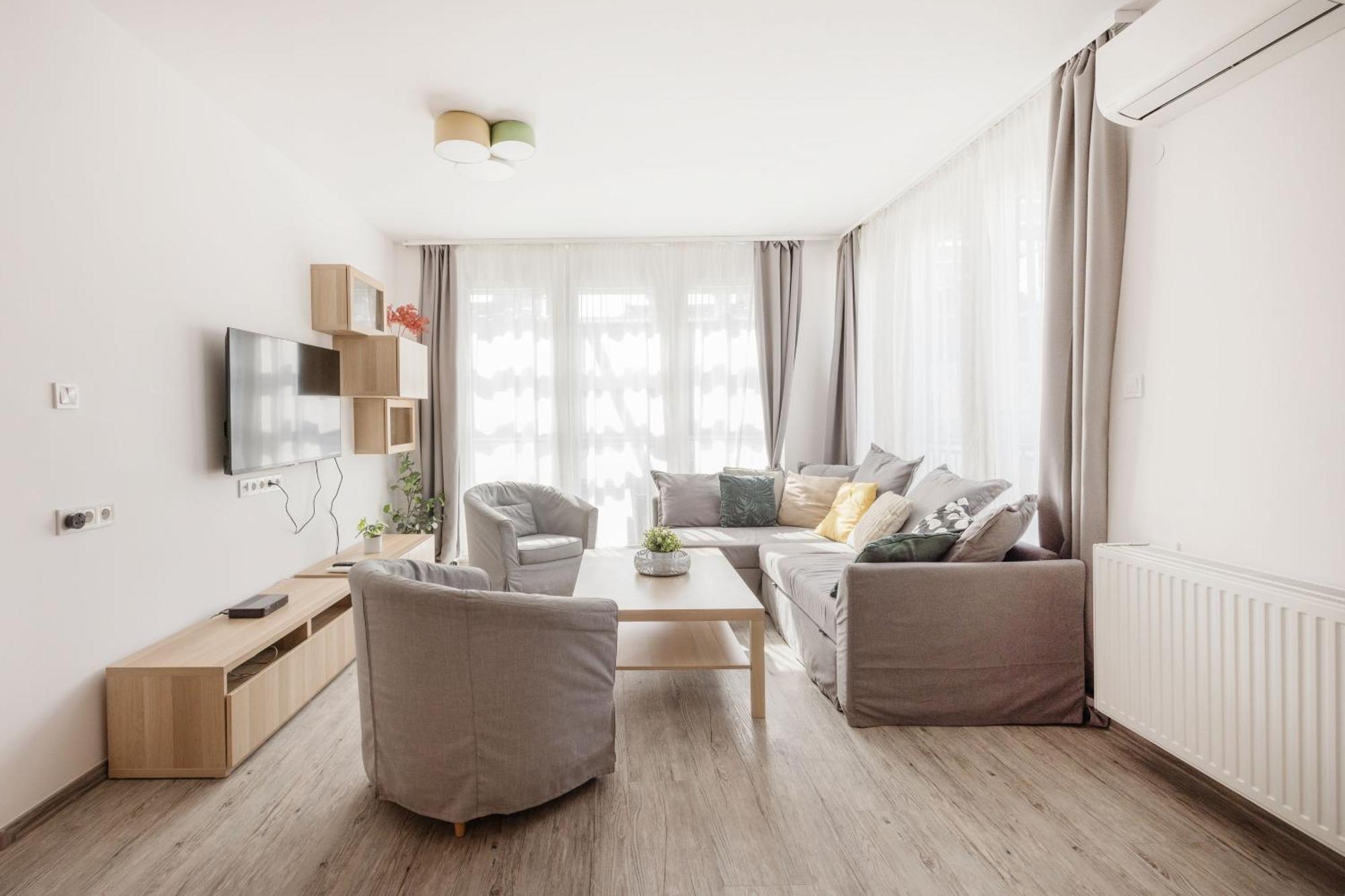 Bright Top Floor Home With Parking Budapeşte Dış mekan fotoğraf